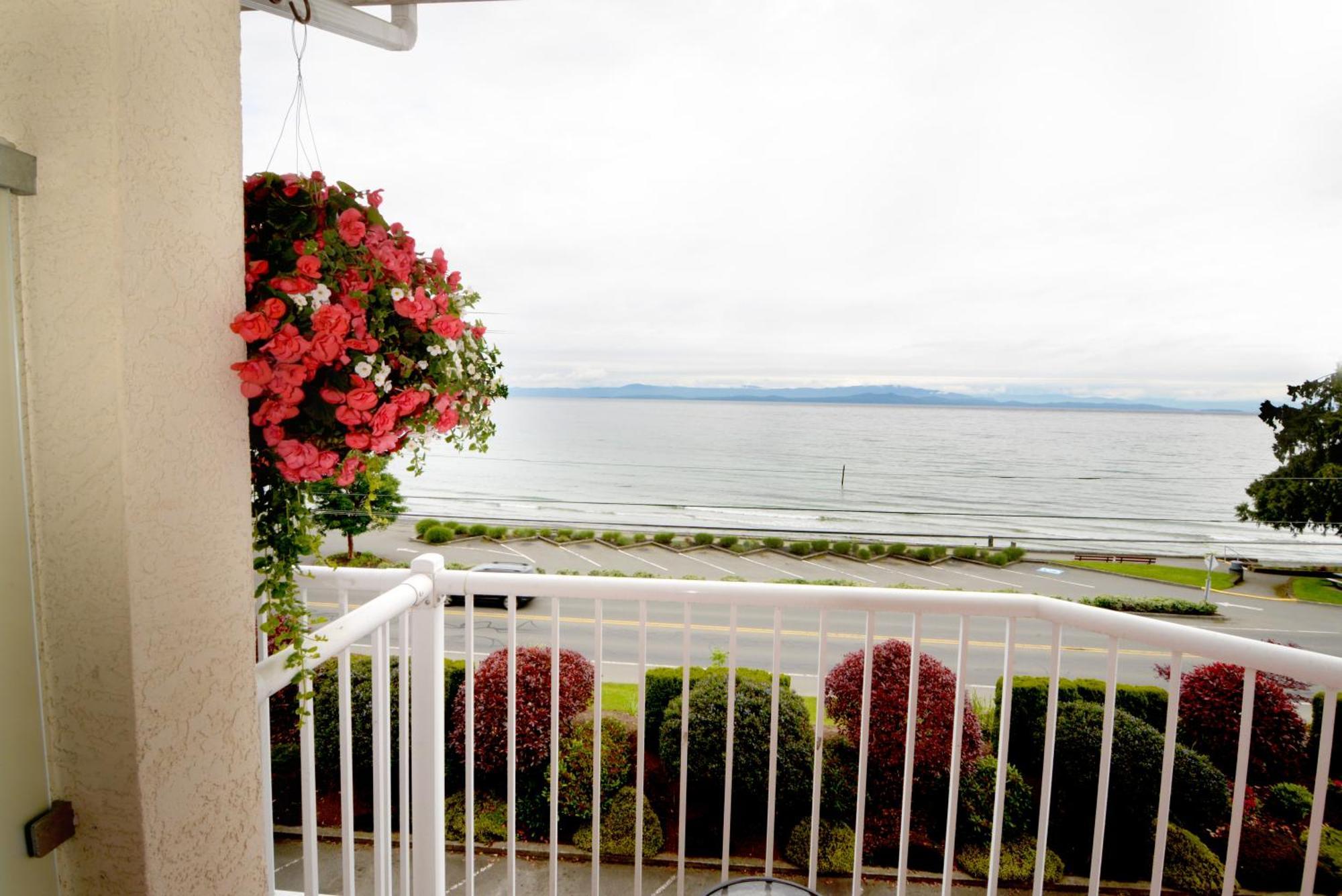 Casa Grande Inn Qualicum Beach Exterior photo